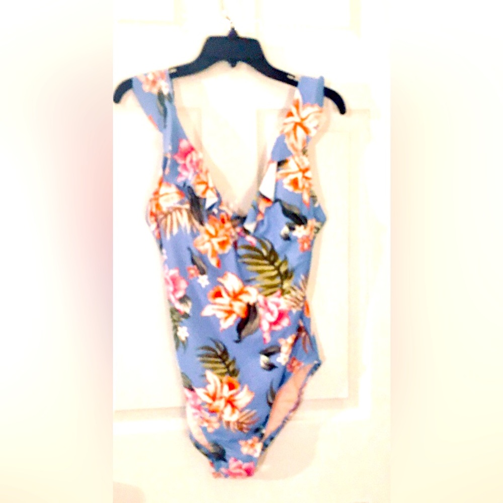 BEAUTIFUL NWTA 1 piece swimsuit by Kona Sol.Size Large. Gorgeous colors …